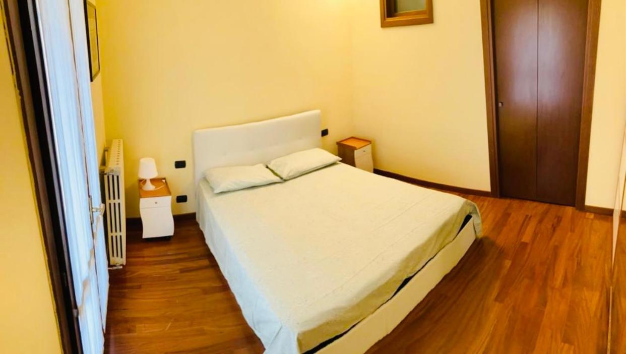 Bilocale Zona Centro Apartment Milano Ngoại thất bức ảnh